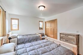 Oceanfront Craig Apt: Grill, Fishing on-Site!