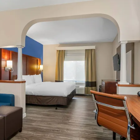 Comfort Suites St Charles-St Louis
