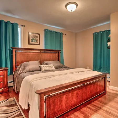 Stunning Brockton Apt < 4 Mi to Westgate Mall!
