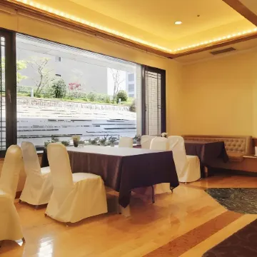 Hotel Hiroshima Garden Palace