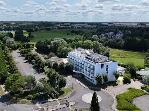 Novotel Sénart Golf de Greenparc Hotels in Saint-Pierre-du-Perray