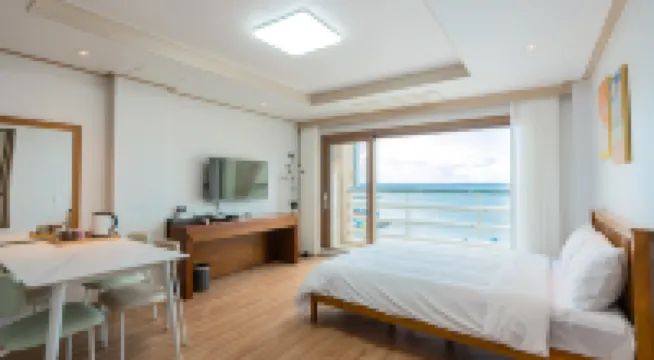 Ocean Palade Hotel イホ・ビーチ周辺のホテル