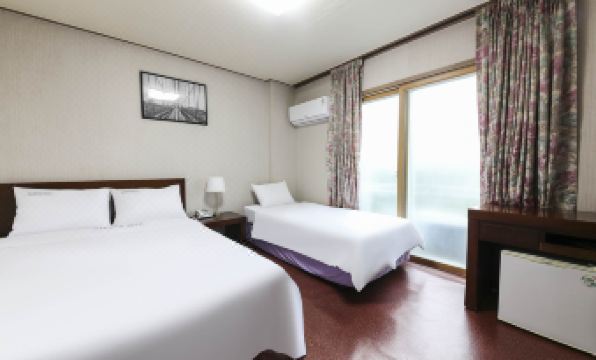 Namwon Hotel - Housity