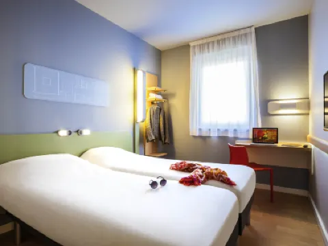 ibis budget Sens Hôtels à : 