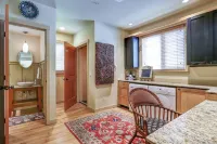 The Eagle Harbor Inn