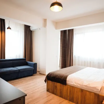 Stay At Georges And Fly Отели рядом с достопримечательностью «Международный аэропорт Бухарест-Бянэаса - BBU»
