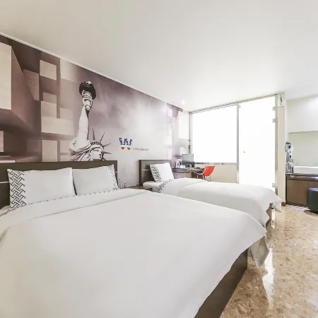 Amada Motel Goyang Отели рядом с достопримечательностью «Библиотека «Карам»»