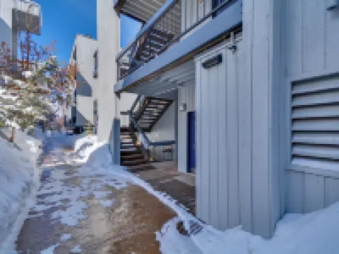 Private Ski Retreat in Avon: Eagle River Views! Hotels in Eagle-Vail