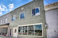 Updated Williamstown Apartment with Kitchen!