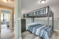 Modern Beachfront Oasis in Stockholm w/ Dock! - 3-Sterne