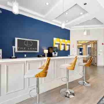 Landing Apartments New York  Dining/Meeting Rooms