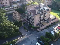 Hotel Residence Magnolia Hotels near Cornelia Underground Station