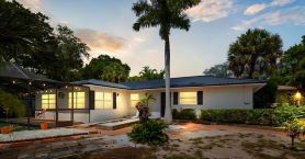 Sleeps 12  Caged Pool + Hot Tub, Pet-Friendly, 5 Min to Beach