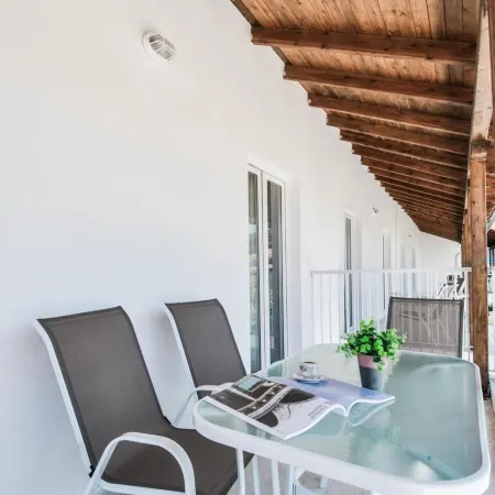 Imeres Studios & Apartments