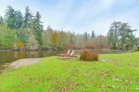 Peaceful Patio View! Waterfront Puget Sound Unit