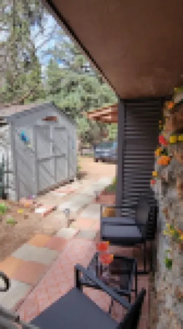 The Lazy Cottage at the base of Pikes Peak w/private hot tub