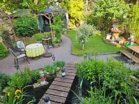 Apartment mit Terrasse und Großen Garten