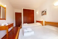 N 04 - Bedroom 4 in Amaro Sight Guesthouse - Pensionat