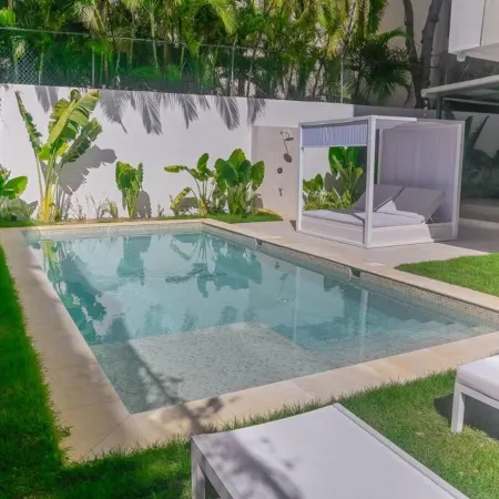 Incredibly Beautiful Condo Just Steps to the Beach