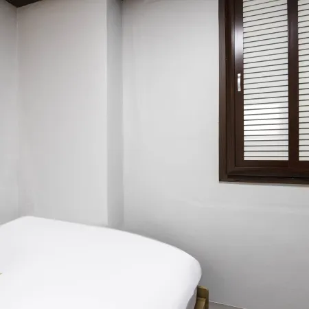 Q Motel Отели рядом с достопримечательностью «Станция Yeouido»