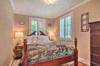 Sun-Lit Lake Geneva Sanctuary w/ BBQ Patio! - Homestays