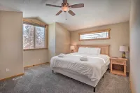 Family-Friendly Oregon Vacation Home w/ Yard - 방갈로