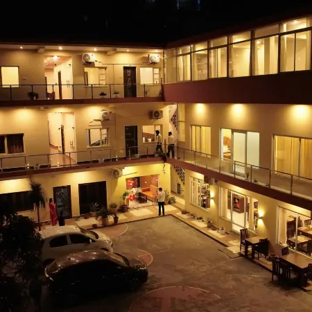 Tapovan New Residency - 5 Minutes Walk to Laxman Jhula