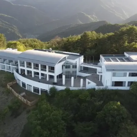 Sanzoku Hotel