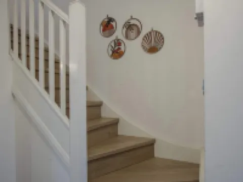 Modern 2-bed House In Swinton - Private Parking Hotels in Swinton