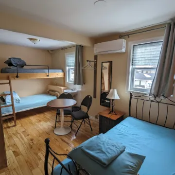 Auberge Jeunesse à Loulou 사뮈엘 드 샹플랭 산책로 주변 호텔