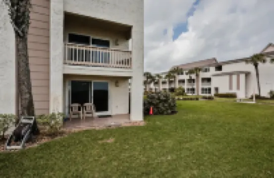 Oceanfront Townhouse With Shared Pools, Ocean View, Wifi, W/d, and Central AC