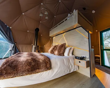 Chalet in Kent With Hot Tub & Countryside Views Hotels in Edenbridge