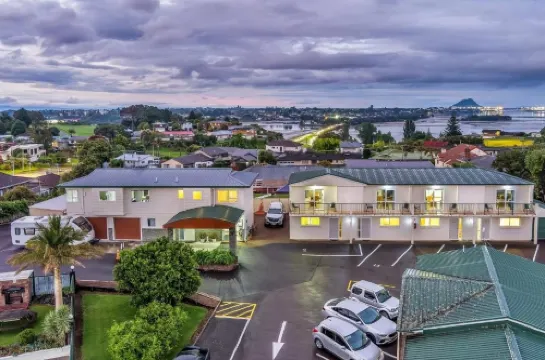 小屋公園温泉汽車旅館