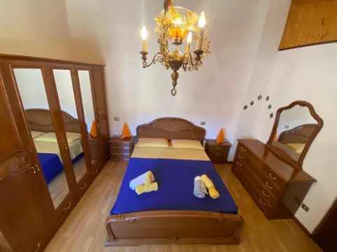 The Little House [Franco's Court] Hotels in Brusimpiano