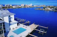 Vanderbilt Beach Condo, Bay Views, New Saltwater Pool, Walk to Beach