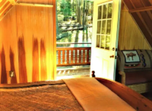 Stunning Views from Custom Cle Elum Cabin! Breweries, Hiking, Fishing, and More!
