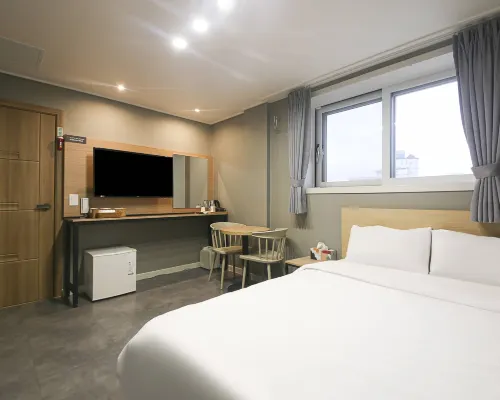 Jumunjin Hong Motel Hôtels à proximité de : Bibliothèque Sungju