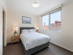 Gorgeous 3-Bed Apartment Near Flagstaff Gardens