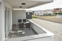 Pool Apartments & Rooms Mare