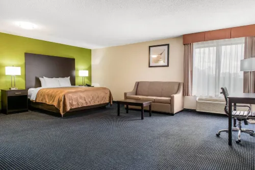 Quality Inn & Suites Anderson I-69 - Bãi đậu xe
