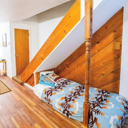 Cozy Micro-Brewery Home