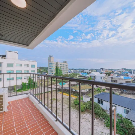 Jeju Geumneung Inn Отели рядом с достопримечательностью «Пляж Хёпчже»