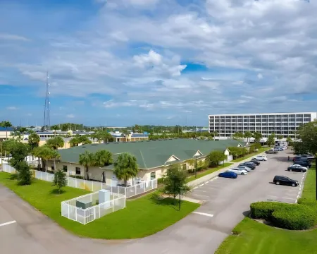 The View Studio, Suites and Event Venue Hotels in Orange County