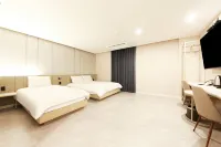 Cheorwon M Motel