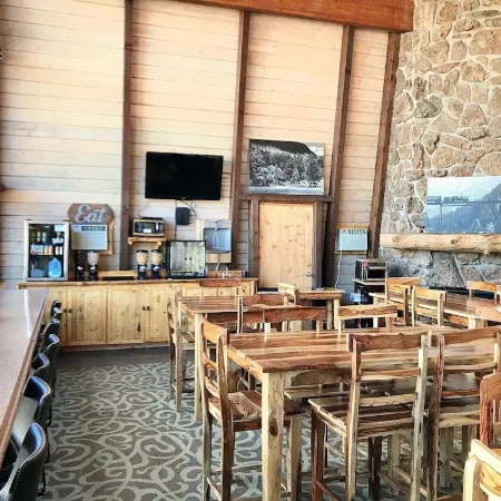 Hotel Estes
