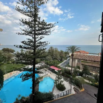 Grand Hotel de Londres Hotels near Sanremo Station