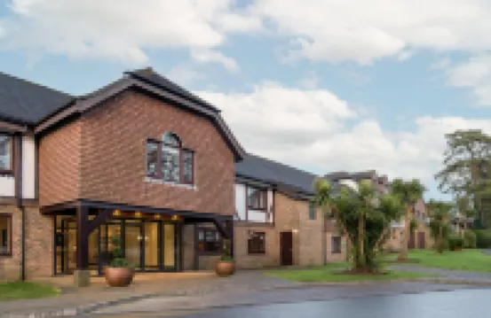 菲爾布里奇蓋特威克水療酒店 酒店