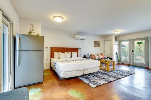 Cozy apartment in charming Moab Downtown with kitchen and great fruit backyard,