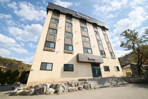 Anseong S Hotel