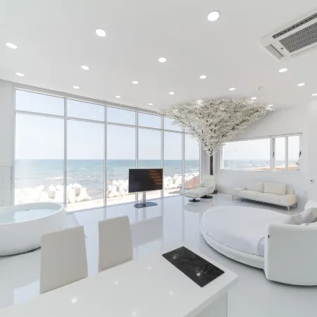 Pohang Cherry Blossom Pool Villa Pension